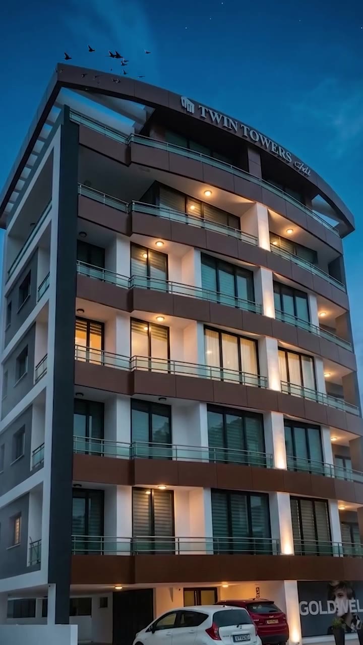 Gece ışıklandırılmış konut binası